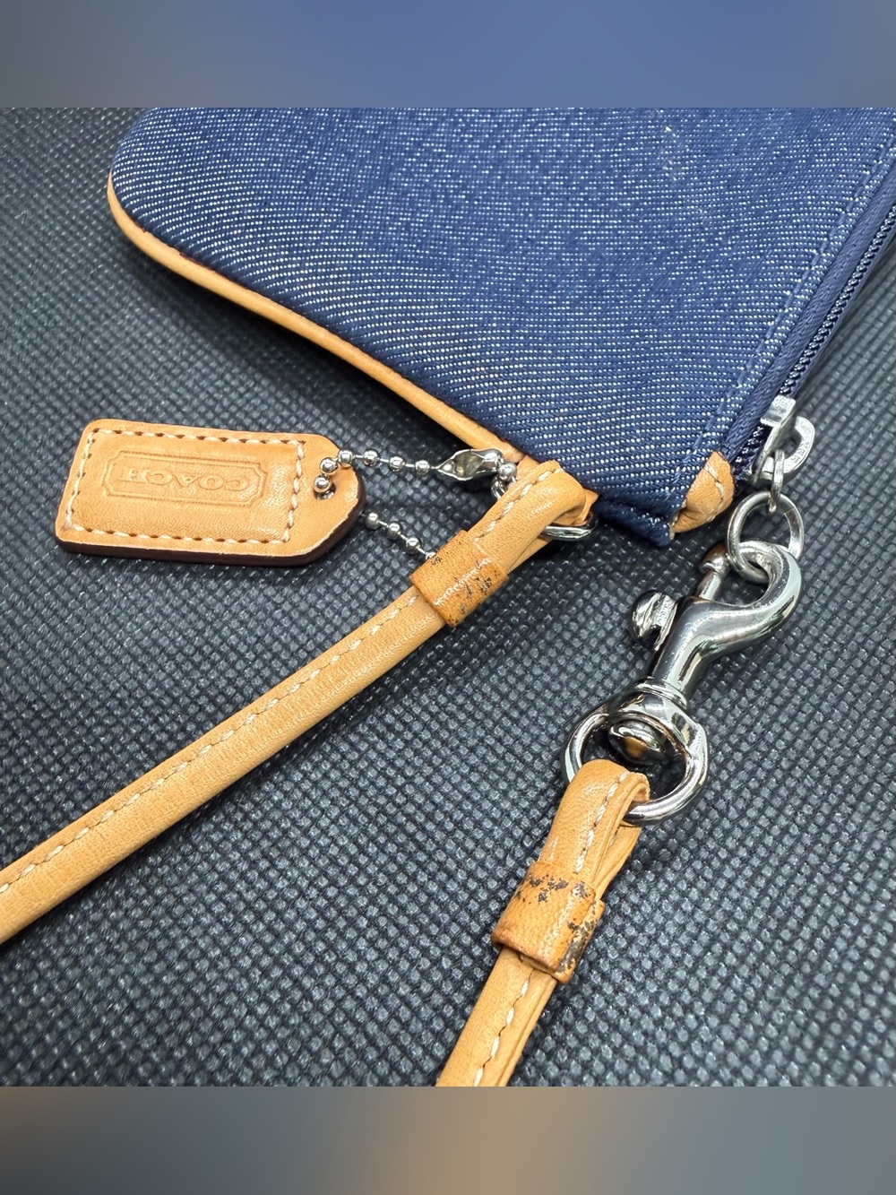 💙COACH💙Vintage Y2K Denim & Vachetta Leather Wristlet/EUC - Picture 5 of 9
